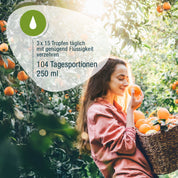 Eine Frau in einem Orangenhain hält einen Korb voller Orangen und riecht an einer. Deutscher Text teilt Dosierung für CitroPlus® 800 - Grapefruitkernextrakt (Bio) von gse.organic.supplements: 3 x 15 Tropfen täglich...104 Tagesportionen, 250 ml.