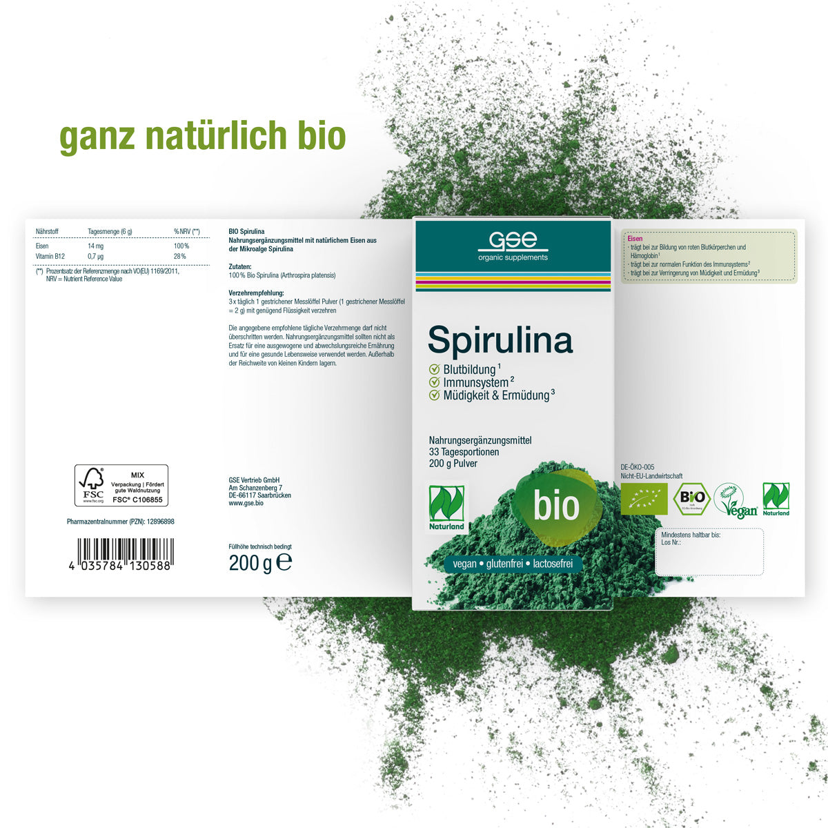 Auf dem Produktetikett für „Naturland Bio Spirulina (Pulver)“ von gse.organic.supplements ist im Hintergrund leuchtend grünes Spirulina-Pulver zu sehen. Das Design hebt die Zertifizierungen für vegane, glutenfreie, laktosefreie und Bio-Qualität deutlich hervor. Außerdem werden die Vorteile von Spirulina platensis hervorgehoben, darunter die Stärkung des Immunsystems und die Verringerung von Müdigkeit.