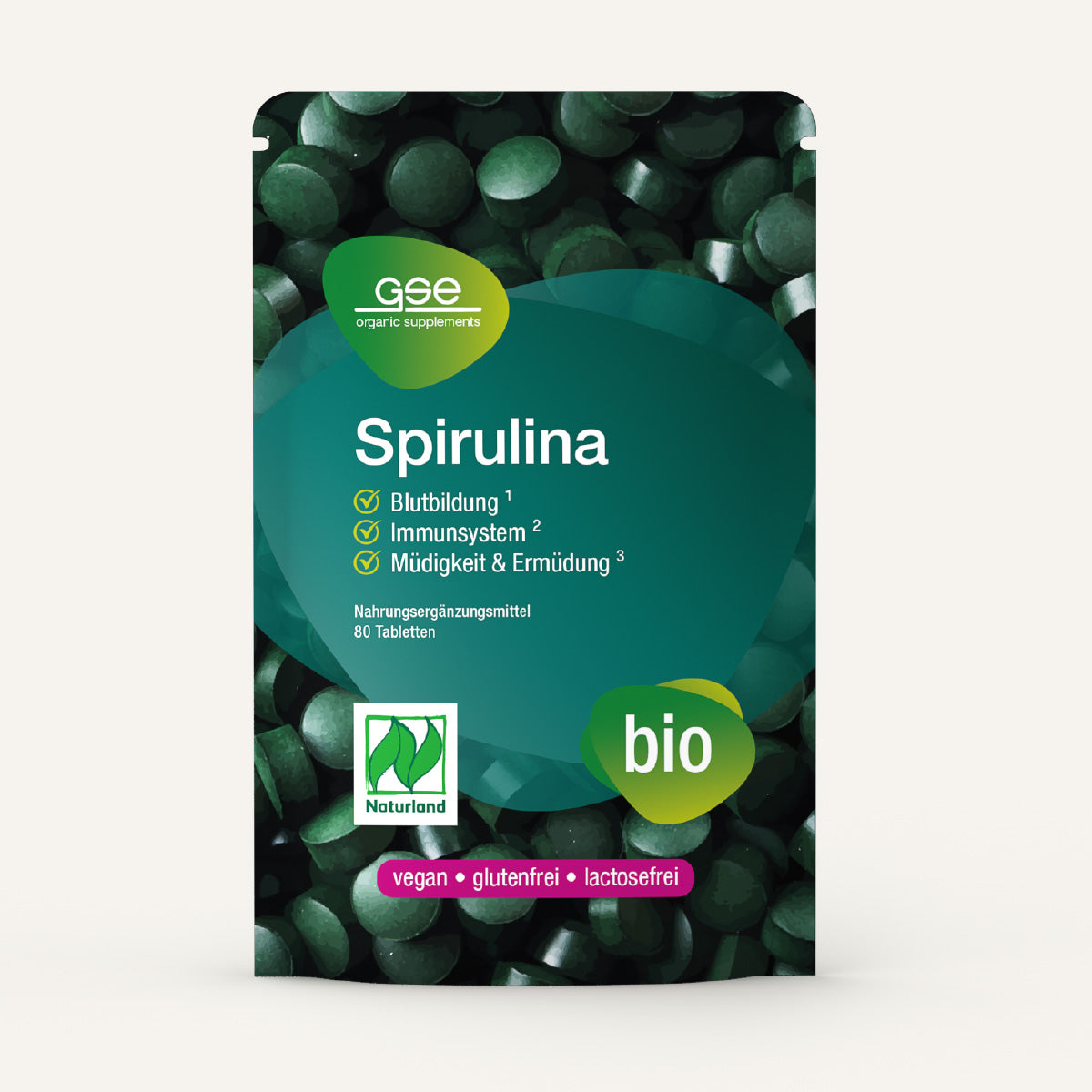 Eine Packung Naturland Bio Spirulina (Tabletten) von gse.organic.supplements-vegan, glutenfrei und laktosefrei. Grüne Tabletten abgebildet. Unterstützt die Blutbildung (Eisen), das Immunsystem und hilft, Müdigkeit zu reduzieren.